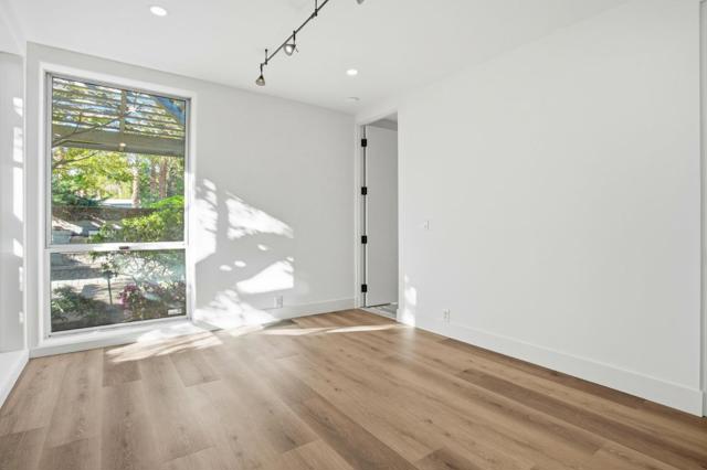 3895 Fair Oaks Boulevard, Sacramento CA: https://media.crmls.org/mediaz/c5fdbed0-a3ab-44fc-b8c0-10f9684bb529.jpg