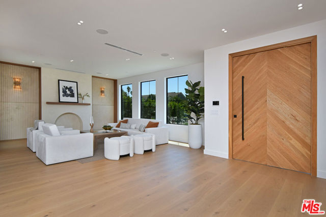 Image 4 of 60 For 112 Valley Street