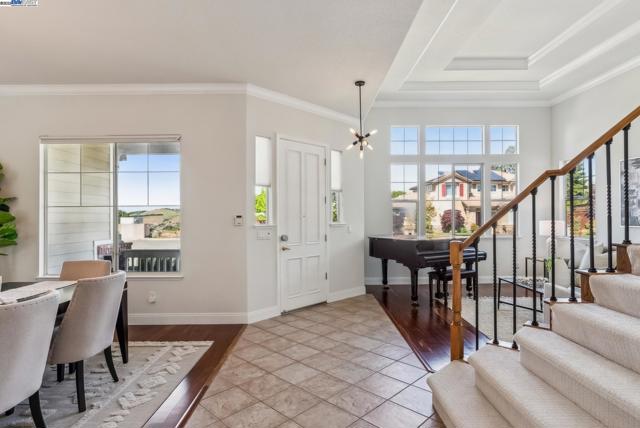 3879 Blackstone Ct, Castro Valley CA: https://media.crmls.org/mediaz/c5fe33f0-485b-4e9f-a5d6-af0a33791067.jpg