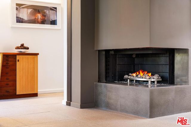 2718 Claray Drive, Los Angeles CA: https://media.crmls.org/mediaz/c5fea771-c91a-426c-95d9-abdb182edf7a.jpg
