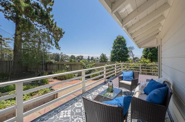 175 Tamarack Drive, Aptos CA: https://media.crmls.org/mediaz/c5feb604-303d-4132-a1f3-8fca3a804376.jpg