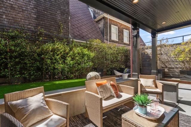 2853 Broderick Street, San Francisco CA: https://media.crmls.org/mediaz/c5ff2130-5dc2-49d0-92d1-f70cebfb6ef6.jpg