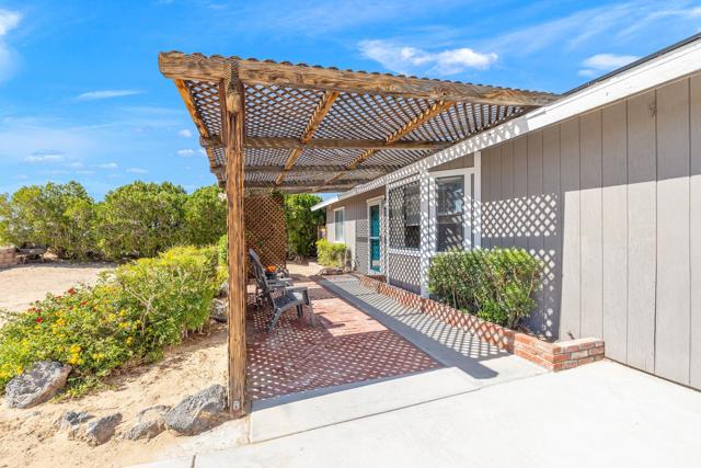 5343 Encelia Drive, 29 Palms CA: https://media.crmls.org/mediaz/c5ff2256-1fed-4273-86f2-01224d10c352.jpg