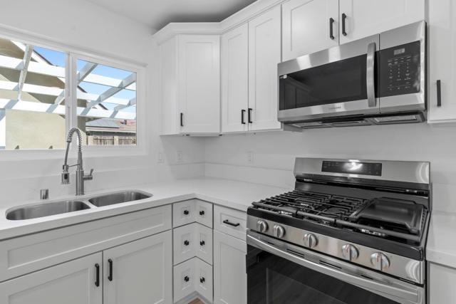 3221 Colgate Lane, Bakersfield CA: https://media.crmls.org/mediaz/c6008a94-e173-472c-9590-ab4c8d04c8dd.jpg