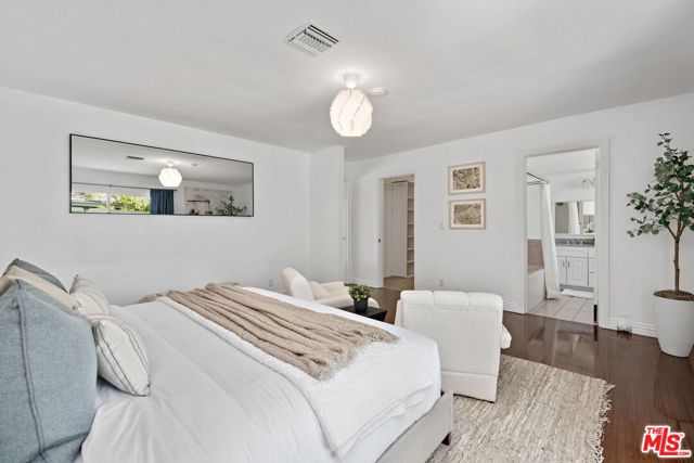 4745 Caritina Drive, Tarzana CA: https://media.crmls.org/mediaz/c600a390-a753-406a-9bbf-46783ba715ab.jpg