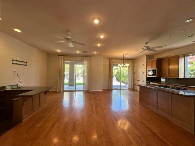 40589 Palm Court, Palm Desert CA: https://media.crmls.org/mediaz/c600c9fb-95b1-4120-a1f0-f71fe37b5e84.jpg
