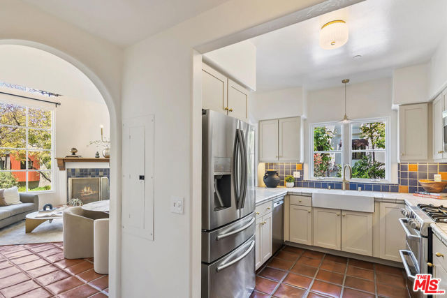 1414 N Harper Avenue, West Hollywood CA: https://media.crmls.org/mediaz/c600dafb-8a08-44c7-a3e2-952e678677bd.jpg