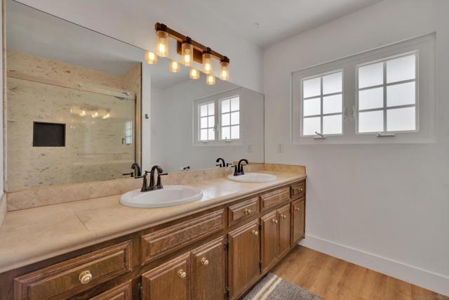 133 Helen Way, Escondido CA: https://media.crmls.org/mediaz/c601557b-ee73-4f87-99f0-1cc4fbf83b84.jpg