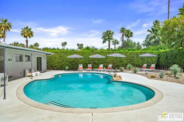 281 E Ocotillo Avenue, Palm Springs CA: https://media.crmls.org/mediaz/c601ba72-721f-42a1-b566-e125fe325ee9.jpg