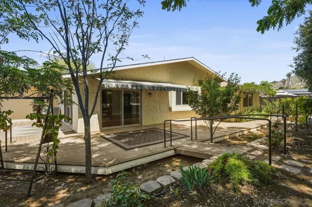 1353 Roxanne Dr, El Cajon CA: https://media.crmls.org/mediaz/c6021f3a-1ea8-4b71-b715-4041b66c2b86.jpg