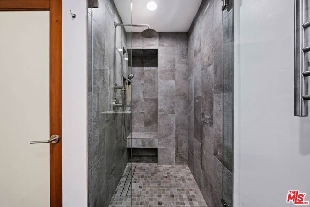 512 Brooks Avenue, Venice CA: https://media.crmls.org/mediaz/c6022821-ffa8-427a-a791-3104187e0e23.jpg