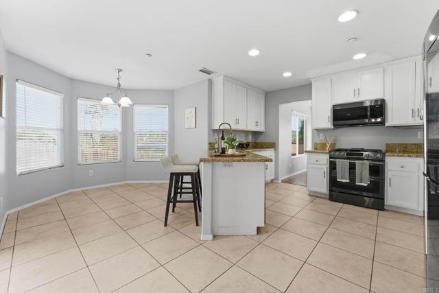 Detail Gallery Image 16 of 55 For 209 Journeys End, Vista,  CA 92083 - 4 Beds | 2/1 Baths