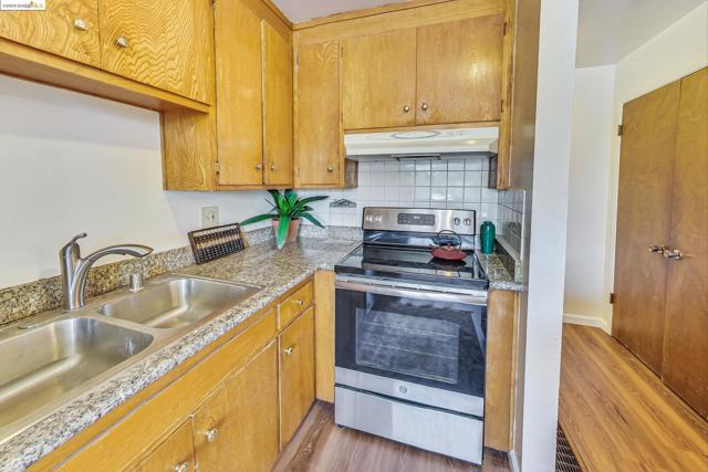 Image 8 of 54 For 1801 Macarthur Blvd