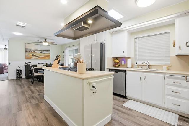 Detail Gallery Image 7 of 39 For 7008 San Bartolo St, Carlsbad,  CA 92011 - 2 Beds | 2 Baths