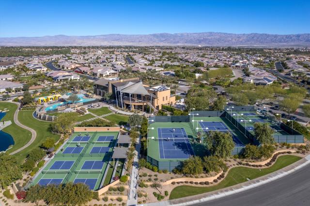 51245 Charlbury Street, Indio CA: https://media.crmls.org/mediaz/c6055ed7-8bd3-40da-801c-1337902bb1d2.jpg