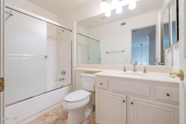 637 Brademas Court, Simi Valley CA: https://media.crmls.org/mediaz/c605b547-6b5e-4bb3-83eb-021501e836af.jpg