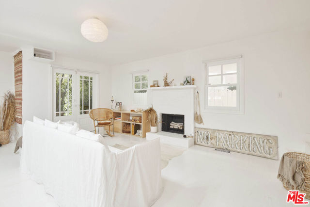 906 Nowita Place photo 5