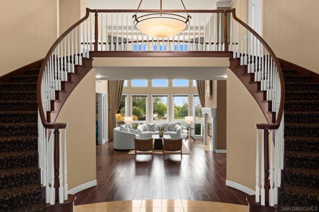 521 Latigo Row, Encinitas CA: https://media.crmls.org/mediaz/c6069ad3-6c52-4c6f-b549-be9ff58e07c0.jpg