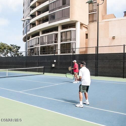 4335 Marina City, Marina del Rey CA: https://media.crmls.org/mediaz/c606c760-8d42-40fd-b219-dc5c8d42544d.jpg
