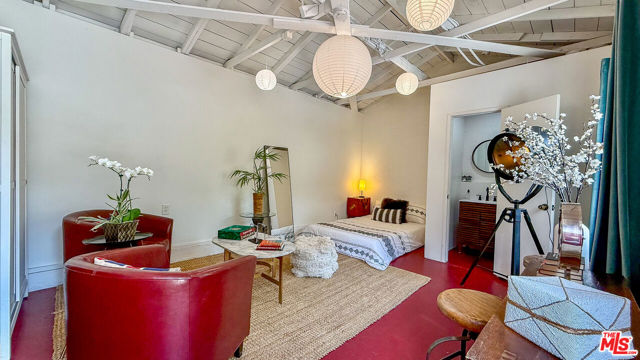 2403 Ocean Avenue, Venice CA: https://media.crmls.org/mediaz/c607c385-2fdd-4d45-bb2f-28025647dc0a.jpg