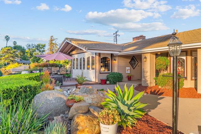 Detail Gallery Image 7 of 64 For 11921 1/2 Fuerte Dr, El Cajon,  CA 92020 - 4 Beds | 3 Baths