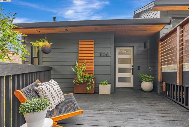 1106 Besito Ave, Berkeley CA: https://media.crmls.org/mediaz/c60820ba-c87b-4bb7-a272-2582781fcd42.jpg