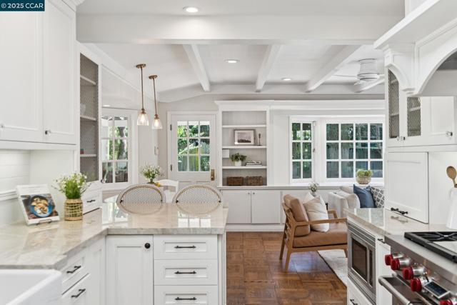 645 Los Palos Dr, Lafayette CA: https://media.crmls.org/mediaz/c6084d27-fe47-4cc1-a3d4-238aeeceb0c2.jpg