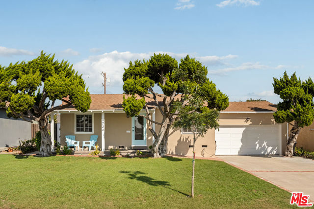 8734 Airlane Avenue, Los Angeles CA: https://media.crmls.org/mediaz/c608ca2e-cdc0-4099-a27f-2635744f6177.jpg