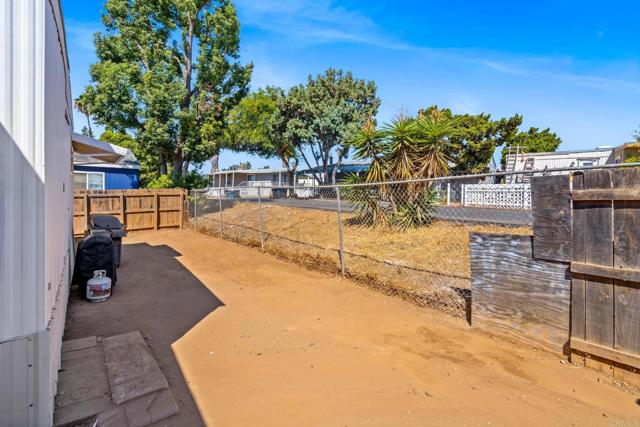 Detail Gallery Image 22 of 26 For 400 Greenfield Dr Spc 26 #26,  El Cajon,  CA 92021 - 3 Beds | 2 Baths