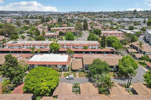 4352 Loma Riviera Court, San Diego CA: https://media.crmls.org/mediaz/c6093e3a-b1bf-4ca7-8190-d170bf898cf2.jpg