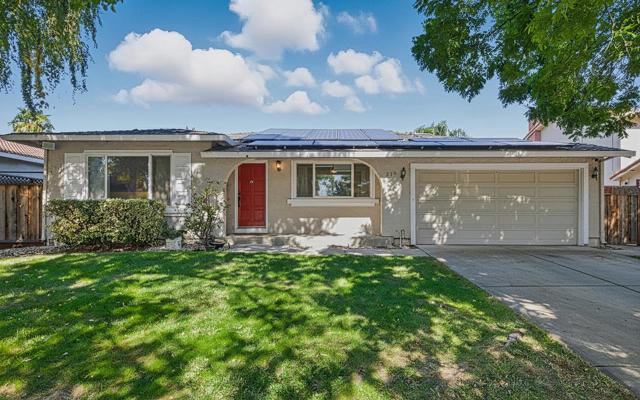 319 Churchill Place, Gilroy CA: https://media.crmls.org/mediaz/c609b439-92d3-41f5-9b24-409d718df015.jpg