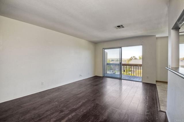 Detail Gallery Image 11 of 25 For 4218 Fiesta Way #3,  Oceanside,  CA 92057 - 2 Beds | 2 Baths