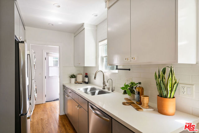 1414 N Coronado Terrace, Los Angeles CA: https://media.crmls.org/mediaz/c60a92d8-e24d-4f5e-9e62-331841a1b8f6.jpg