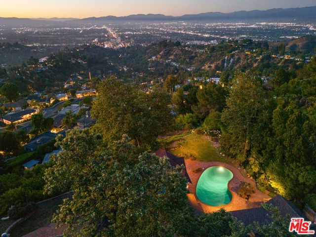 15401 Mulholland Drive, Los Angeles CA: https://media.crmls.org/mediaz/c60ad27b-5996-4364-98cf-68f31cf3ad1b.jpg