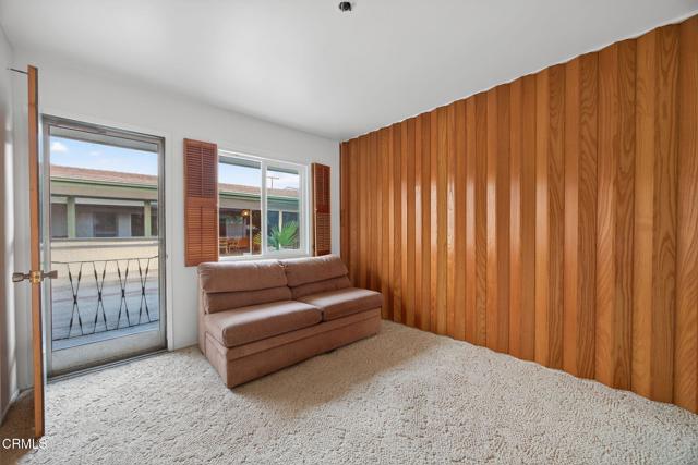 640 Fernwood Drive, Oxnard CA: https://media.crmls.org/mediaz/c60ba5a8-c023-4115-b5f4-df576f78862a.jpg