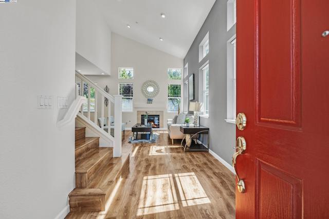 100 Arroyo Ct, Union City CA: https://media.crmls.org/mediaz/c60c3294-cca7-4a45-898f-d11b6c2e8ec6.jpg