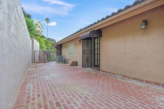 Detail Gallery Image 58 of 68 For 920 Glen Oaks Bld, Pasadena,  CA 91105 - 3 Beds | 3/1 Baths