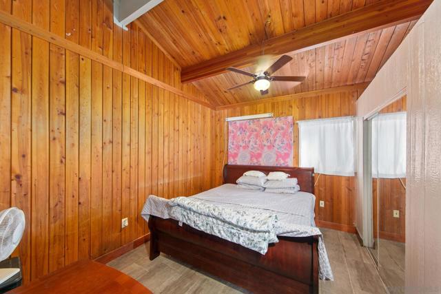 15950 Green Valley Heights Road, Ramona CA: https://media.crmls.org/mediaz/c60df7ca-792f-4994-b7c3-d4dd2eb89d83.jpg