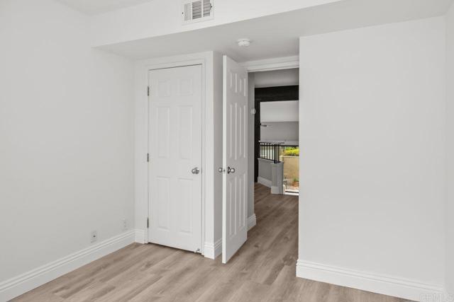 3330 Caminito Eastbluff, La Jolla CA: https://media.crmls.org/mediaz/c60e255c-f39d-41b0-ab2c-db1637eb997d.jpg