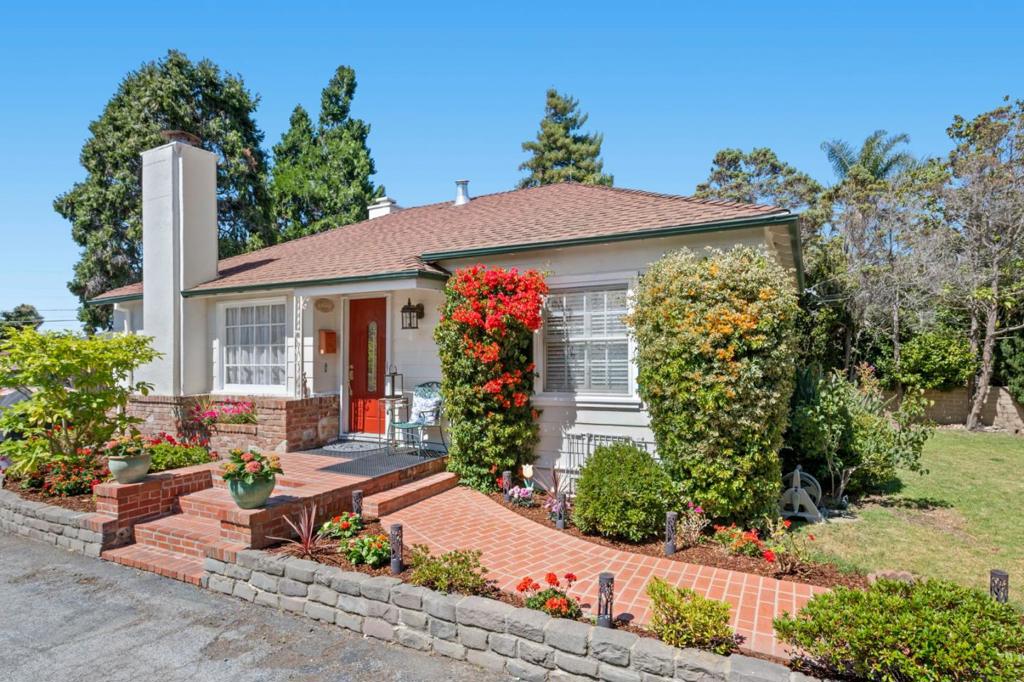 108 Burlingame Avenue