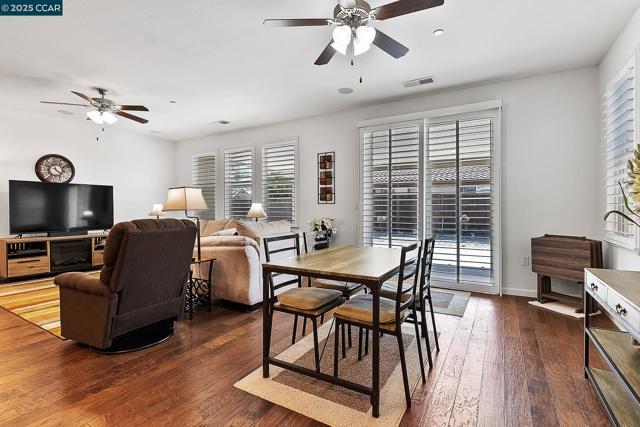 38 Outrigger Way, Discovery Bay CA: https://media.crmls.org/mediaz/c60ee97c-f679-4ee0-af39-f0e0c9c5c679.jpg