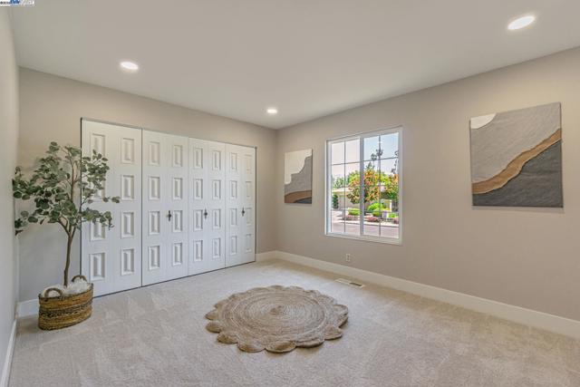 36 Barcelona Ct, Danville CA: https://media.crmls.org/mediaz/c60f465b-a648-4d2a-b2d0-febd2ab4f44f.jpg