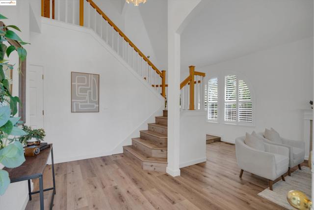 805 Devonshire Loop, Brentwood CA: https://media.crmls.org/mediaz/c610d272-66e7-4426-a1d1-8d3c96fcf545.jpg