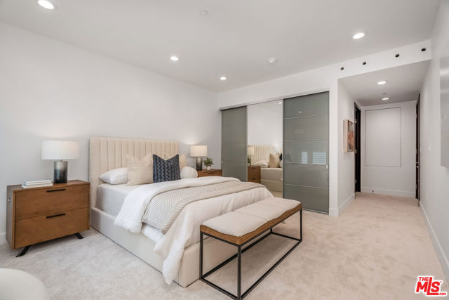1318 S Roxbury Drive, Los Angeles CA: https://media.crmls.org/mediaz/c6119216-f42f-4042-b5c0-27b84740ac79.jpg