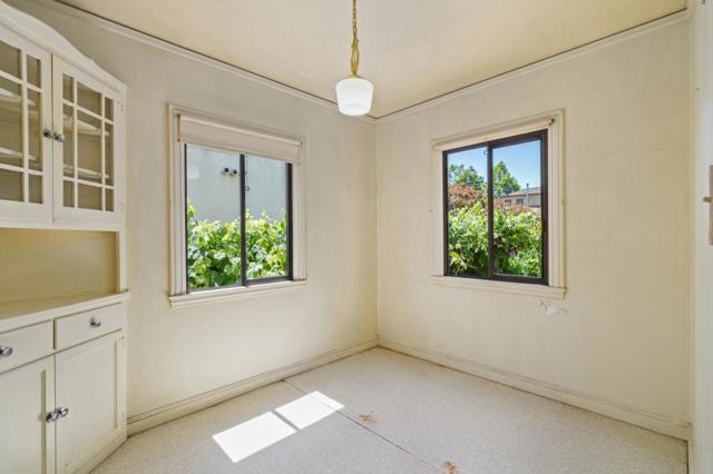 1317 Laguna Avenue, Burlingame CA: https://media.crmls.org/mediaz/c611a7fe-6920-471a-9579-3a3f72f670d8.jpg