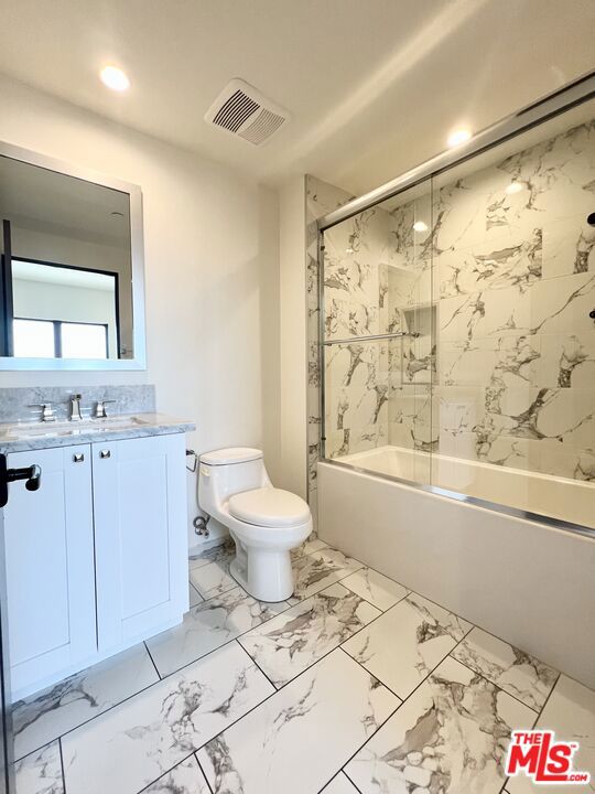 859 S LUCERNE Boulevard, Los Angeles CA: https://media.crmls.org/mediaz/c6125ba0-379b-425c-8ec4-121444c2f455.jpg