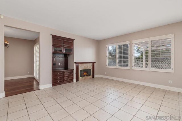 11357 Wills Creek Rd, San Diego CA: https://media.crmls.org/mediaz/c6137bca-6e0c-4675-adf7-bc4bcfdb3b18.jpg