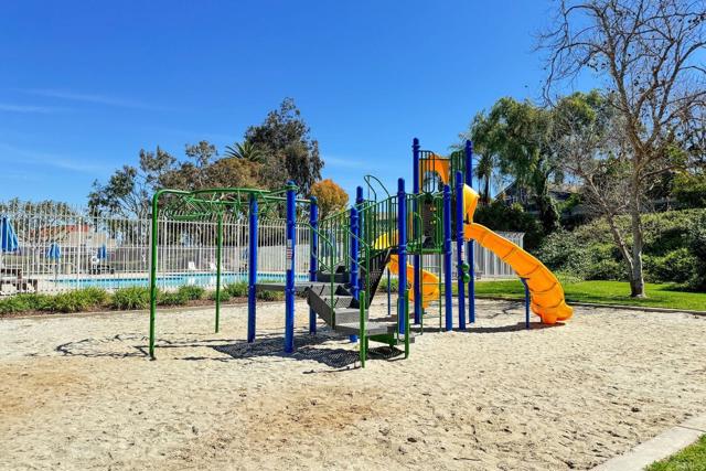 Detail Gallery Image 31 of 39 For 5349 Gooseberry Way, Oceanside,  CA 92057 - 3 Beds | 2/1 Baths