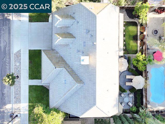 96 Heritage Way, Brentwood CA: https://media.crmls.org/mediaz/c614287d-5031-4b77-ab86-64165c277a81.jpg