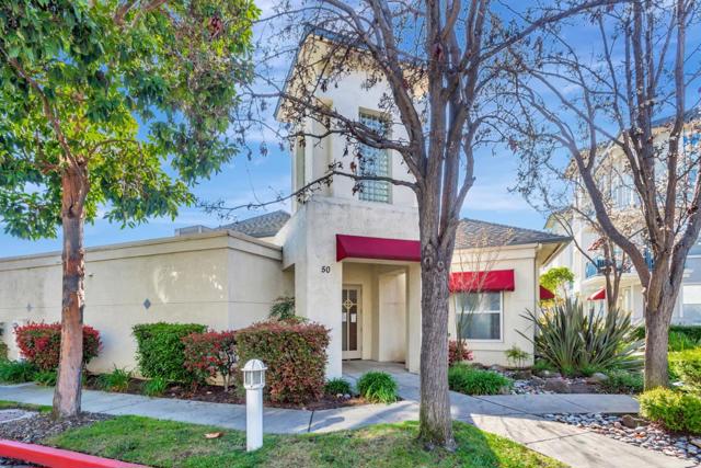 701 Baltic Circle, Redwood City CA: https://media.crmls.org/mediaz/c6147170-0aff-45f6-b1f3-dc9dc92e1bf6.jpg